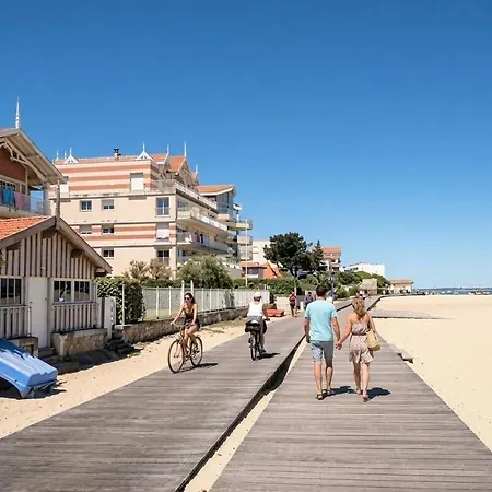 T3 Spacieux Sur Jardin, Proche Du Port Et De La Apartment *